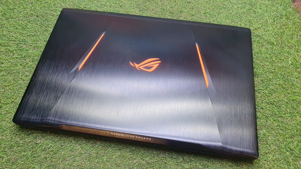 Игровой 17.3" ASUS i7-7/12Gb/GTX 1050 Ti 4Gb/FHD