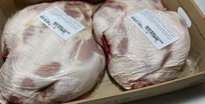 Говядина в магазине. Килограмм мяса в москве. Парное мясо говядина. Свежее мясо. Мясо подешевеет в петербурге.