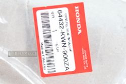 64432-KWN-900ZA. COVER, L. SIDE *NHA35M*. Fairing Honda PCX