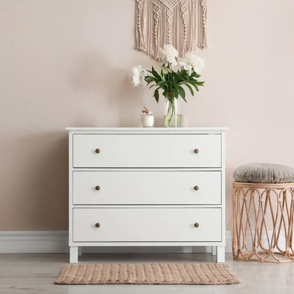 Аэрозольная краска SIANA Provence в баллончике для мебели и декора, металла и пластика, керамики и стекла, гипса и сухоцветов, цветов и радиаторов, 0.52 л, первый снег белый