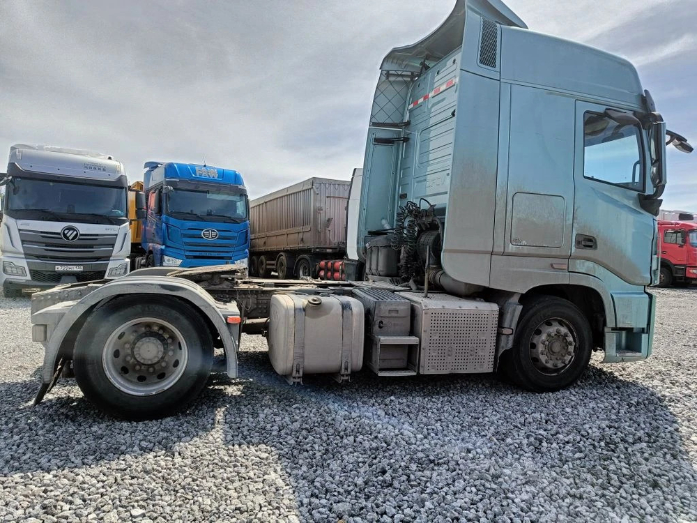 DongFeng DFH 4x2 Седельный тягач DFH4180 (Дизельный, 13,5 л, 518 л.с., АТ)