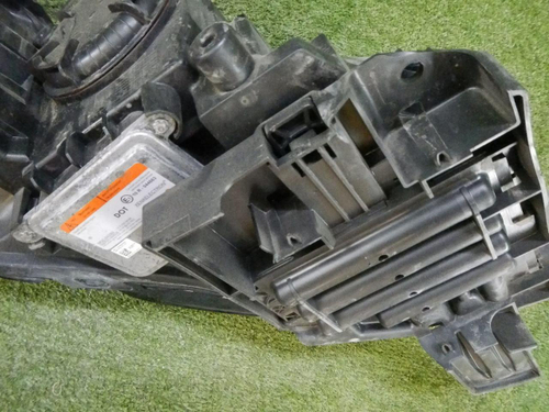 Фара левая Land-Rover Discovery Sport (2014-2019) ксенон