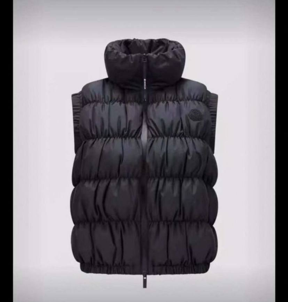 Жилет Moncler