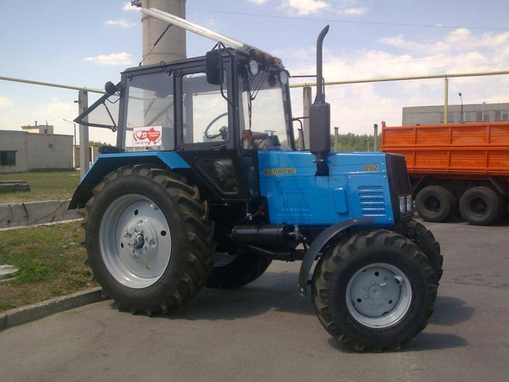 Трактор МТЗ Беларус 892