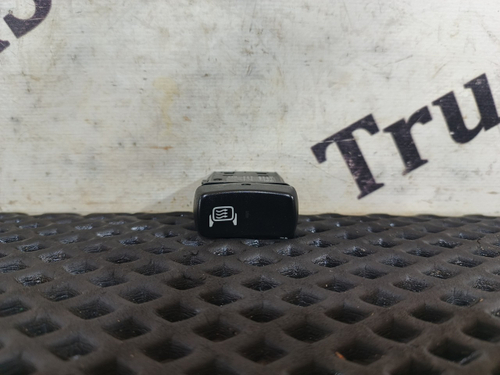 Кнопка обогрева зеркал