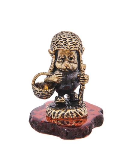 Народные промыслы AM-4181 Фигурка «Ежик Грибник» (латунь, янтарь)