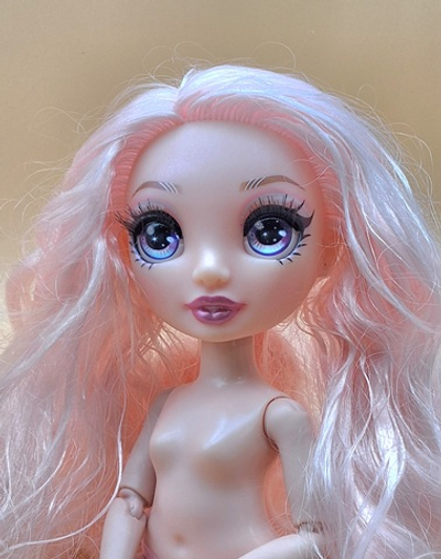 Кукла Rainbow High Bella Parker