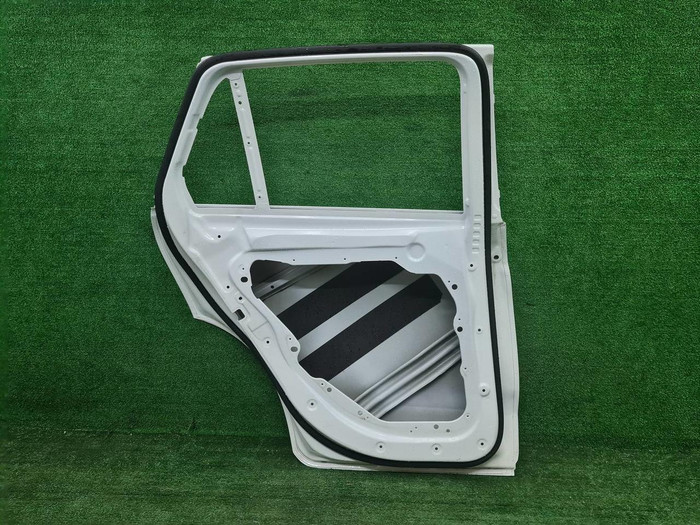 Дверь задняя левая Mercedes GLC X253 (2015-2022)