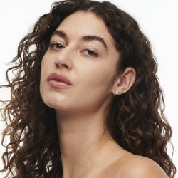 MAC Cosmetics Studio Radiance Serum-Powered Foundation - увлажняющая основа, 30 ml