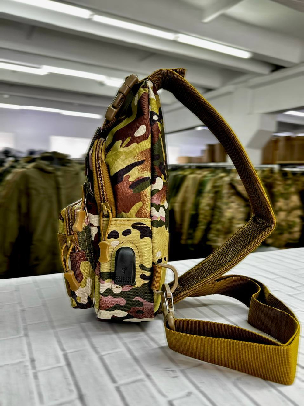 Тактическая плечевая сумка / мультикам