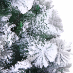Ёлка «Морозко» 180 см, белая снежная посыпка (600 веток)