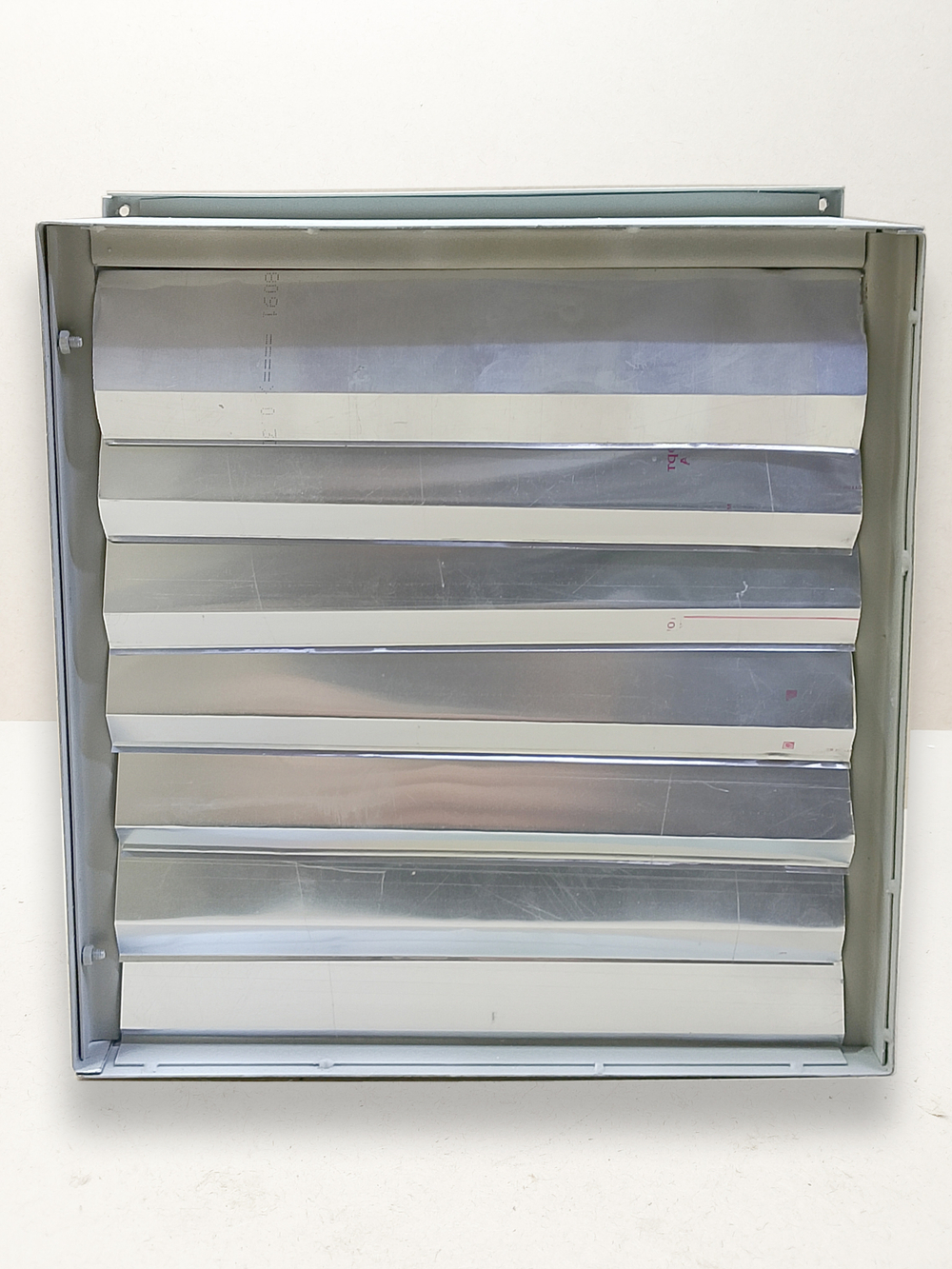 Вентилятор ВО-2,5 в коробе с жалюзи