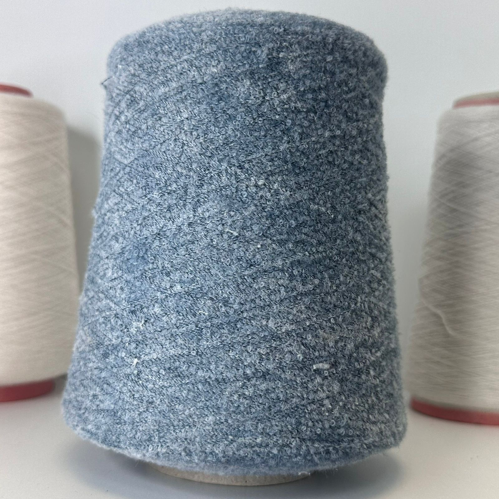 GILDINO - New Mill; 65% меринос, 35% п/а; 1400м/100гр; Букле мелкое; col. 705107, цвет: пыльно-голубой меланж, металлический голубой; S501