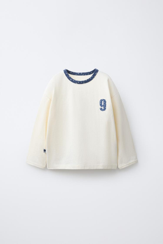 ZARA ФУТБОЛКА С ТЕКСТОВЫМ И ЦВЕТОЧНЫМ ПРИНТОМ, ГОЛУБОЙ