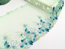 Вышивка на сетке, 25 см, ПРАВАЯ, цветы на салатовом фоне (Артикул: VS-2030), м