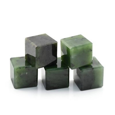 Кубик из камня нефрит 20*20мм "Камни для виски"
