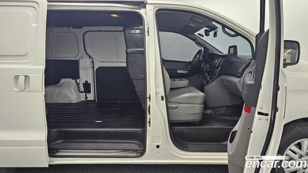 Hyundai The New Grand Starex Van 3-х местный (09.2020)