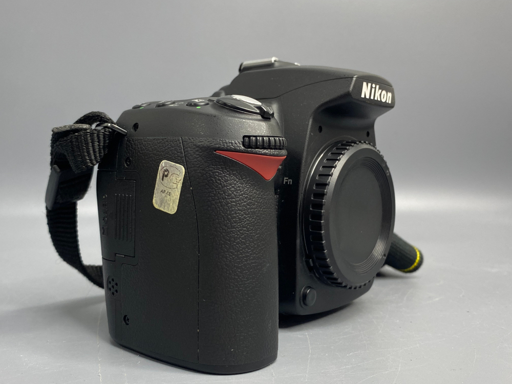 Nikon D90, зеркало не фиксируется