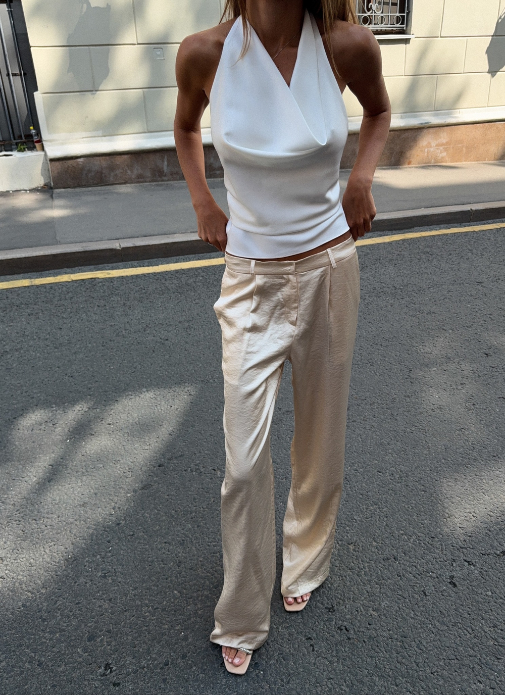 Топ атласный белый