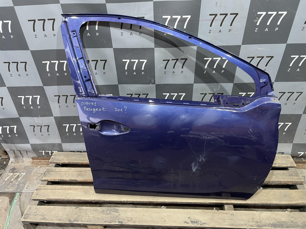 Дверь передняя правая Peugeot 208 1 12-19 Б/У Оригинал 9671889680
