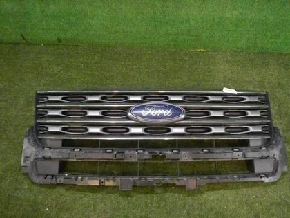Решетка радиатора Ford Explorer 5 U502 (2015-2018)