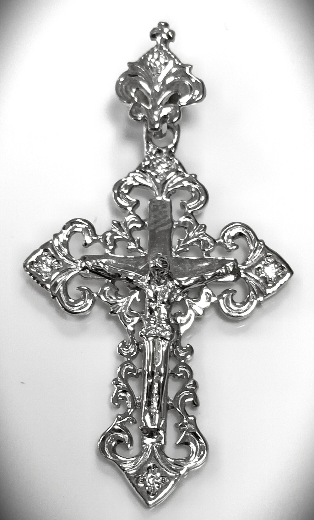 Крест ювелирный Эстерелла