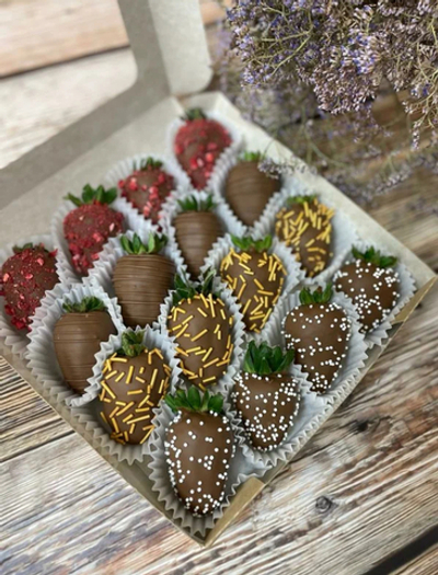 Клубника в шоколаде 16.  Шт