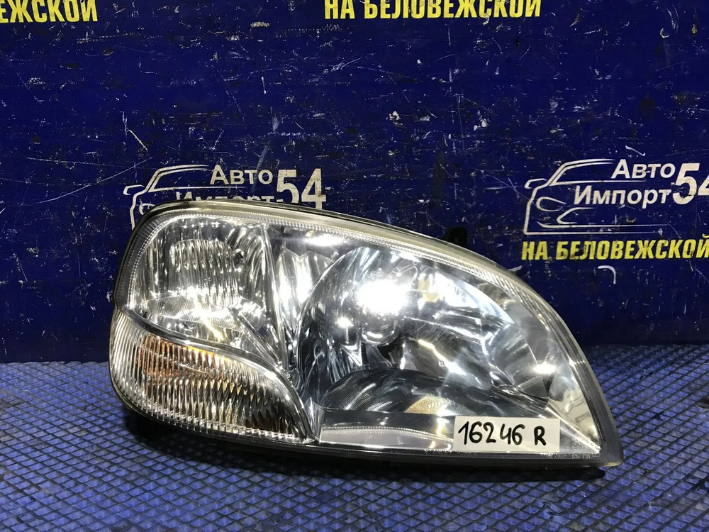 Фара передняя правая SUZUKI SWIFT 2003-2004