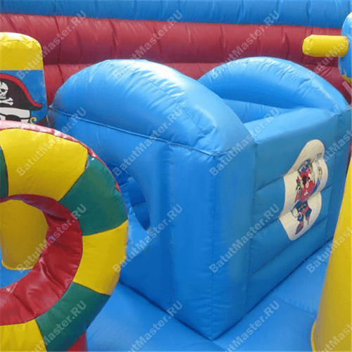 Большой надувной батут-горка "Корабль флибустьеров" 12*8*6 м