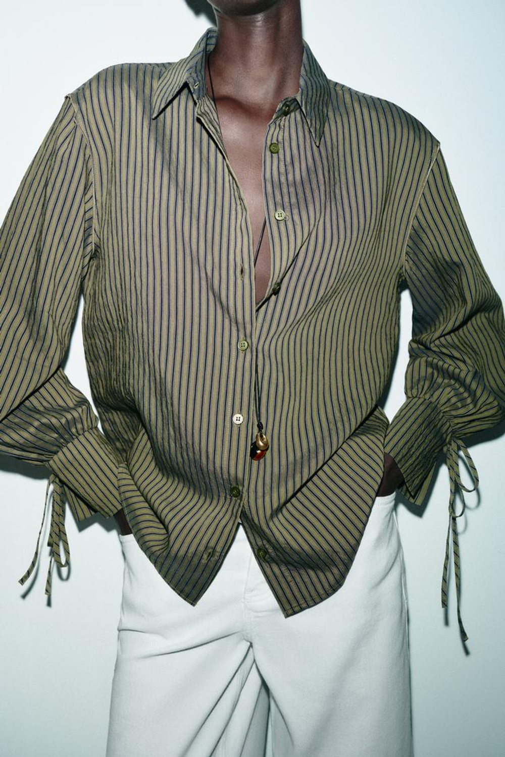 ZARA РУБАШКА В ПОЛОСКУ С ЗАВЯЗКАМИ, ТЕМНЫЙ ХАКИ