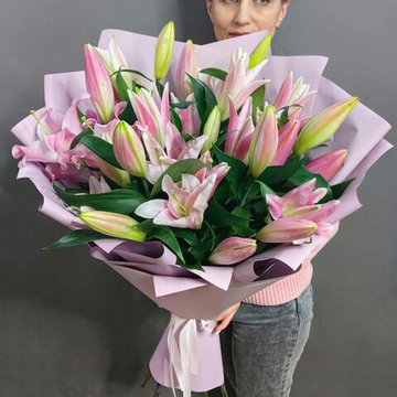 Букет с 7 розовыми лилиями