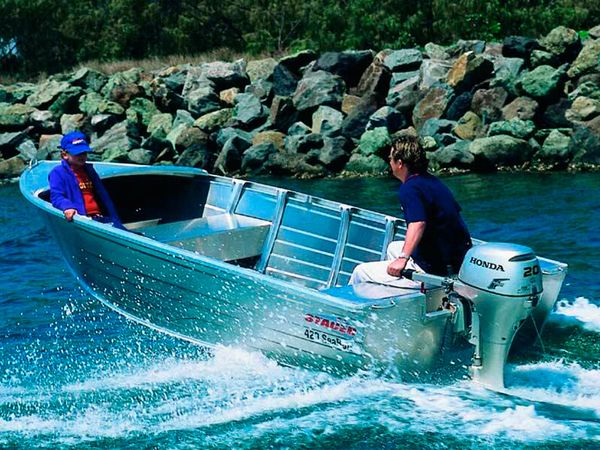 Надежный японский лодочный мотор на 20 л.с.