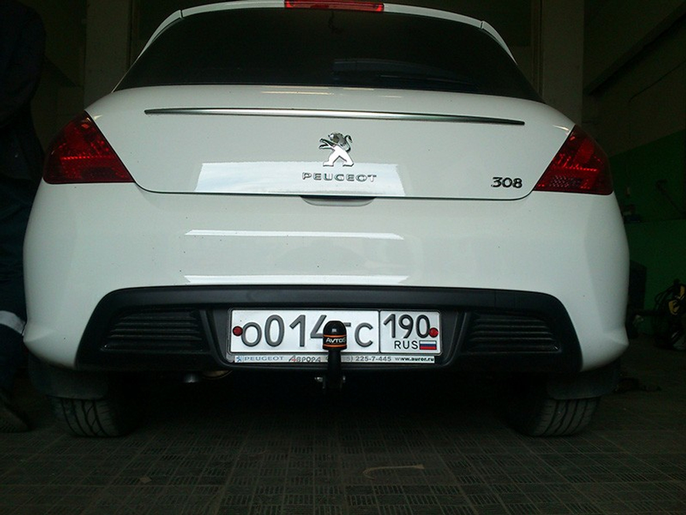 Фаркоп для Peugeot 308 хетчбек 3/5 дверей 2008-2013 Тип шара: A. Нагрузки: 1000/50 кг, PE 02