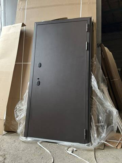 Металлическая дверь VenMar «Термо Сибирь рал 8019/зеркало»