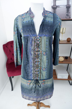 Платье Bershka с принтом 46 размер