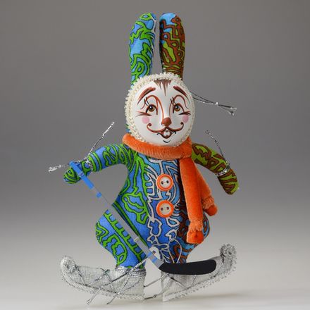 Елочная игрушка  Кролик-хоккеист
