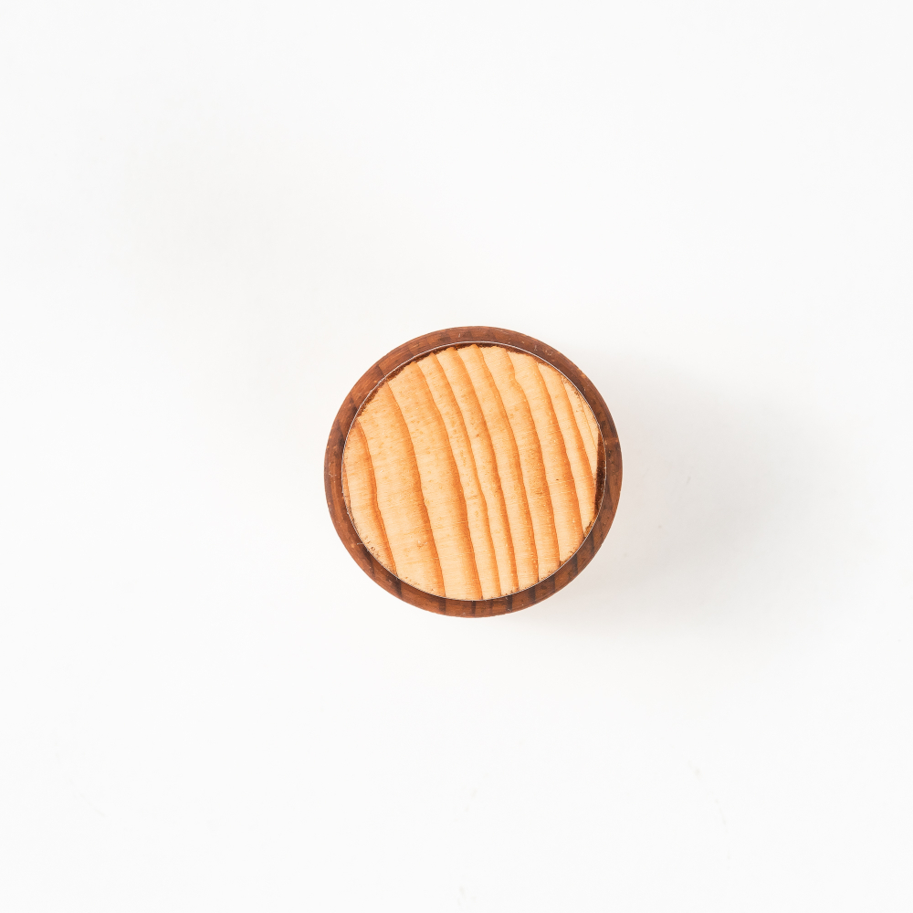 Деревянная рюмка (стопка, шот) из древесины сибирского кедра для крепких напитков. R45