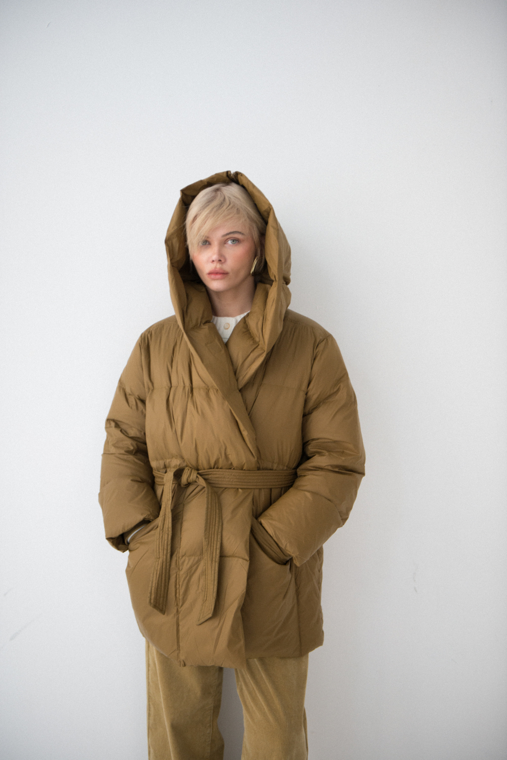 Пуховик с капюшоном YARMIN