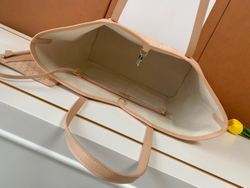 Moynat M Tote GM