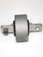 Сайлентблок заднего продол. рычага правый 552752W000 Hyundai