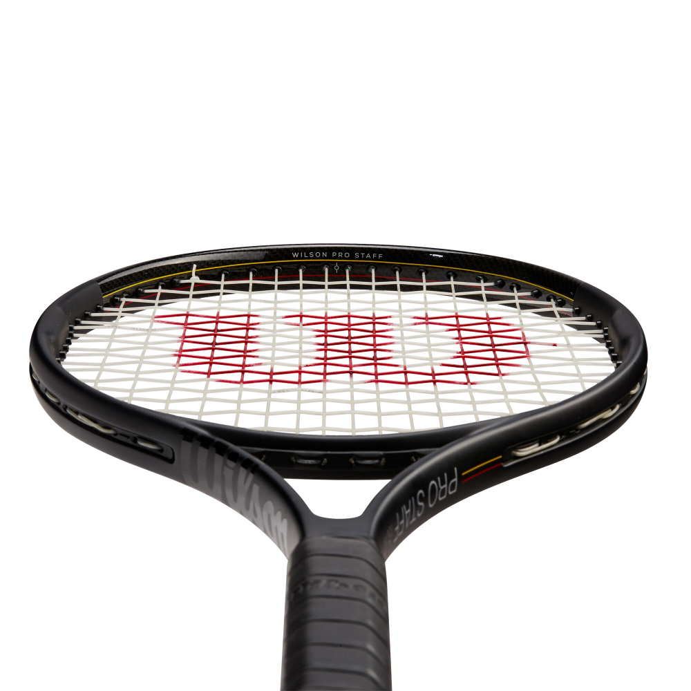 Теннисная ракеткаДетская теннисная ракетка Wilson Pro Staff 26 Junior Racket (strung)