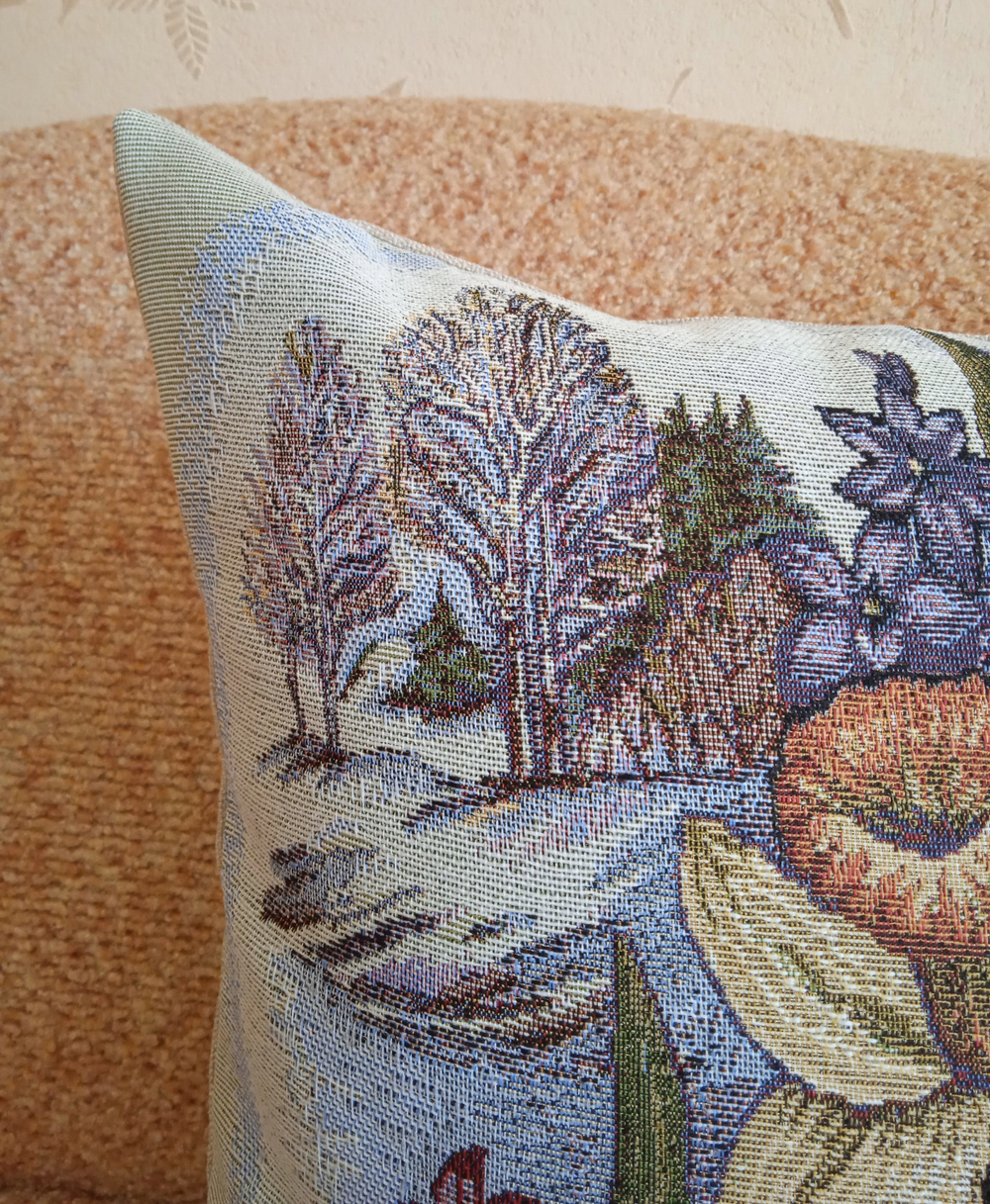 Декоративный гобеленовый чехол для интерьерной подушки Весенняя 38*38