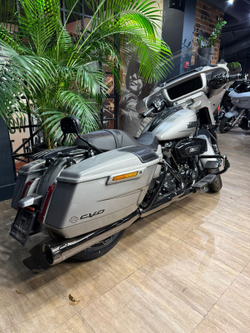 Harley-Davidson CVO Street Glide, 2023
