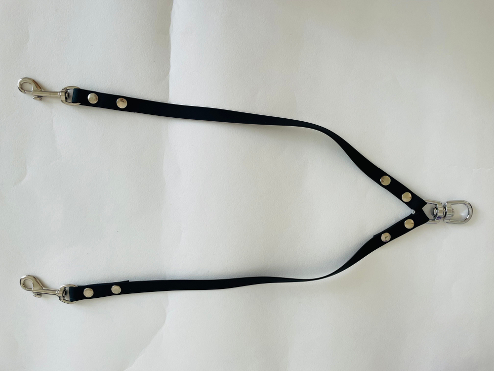 Сворка для двух собак с вертлюгом из Чехии, Биотан , водонепроницаемый. 15 мм, 50 см.