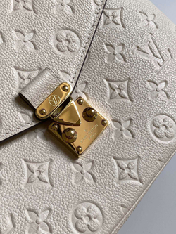 Louis Vuitton Pochette Metis