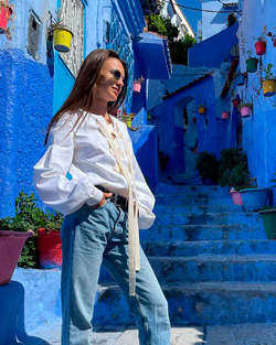 Рубашка с объемными рукавами на шнуровке