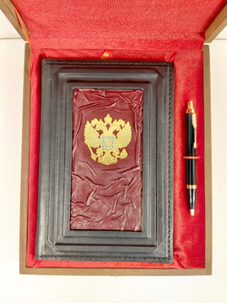 Набор "Ежедневник "Герб РФ" (златоустовская гравюра) из натуральной кожи со съемной обложкой и авторучкой Parker"