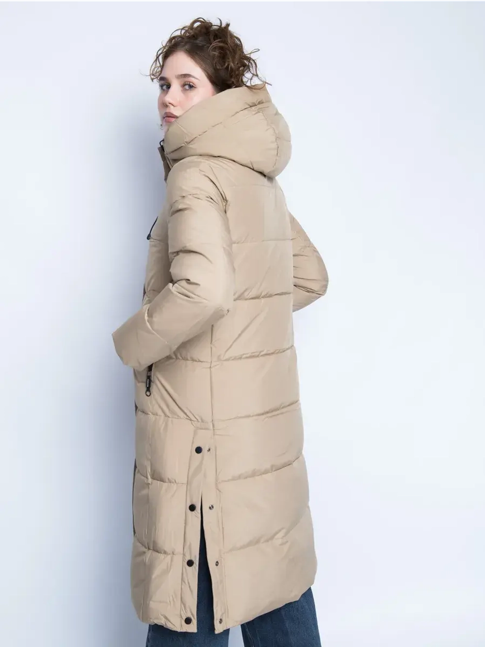 Куртка зимняя удлиненная с капюшоном