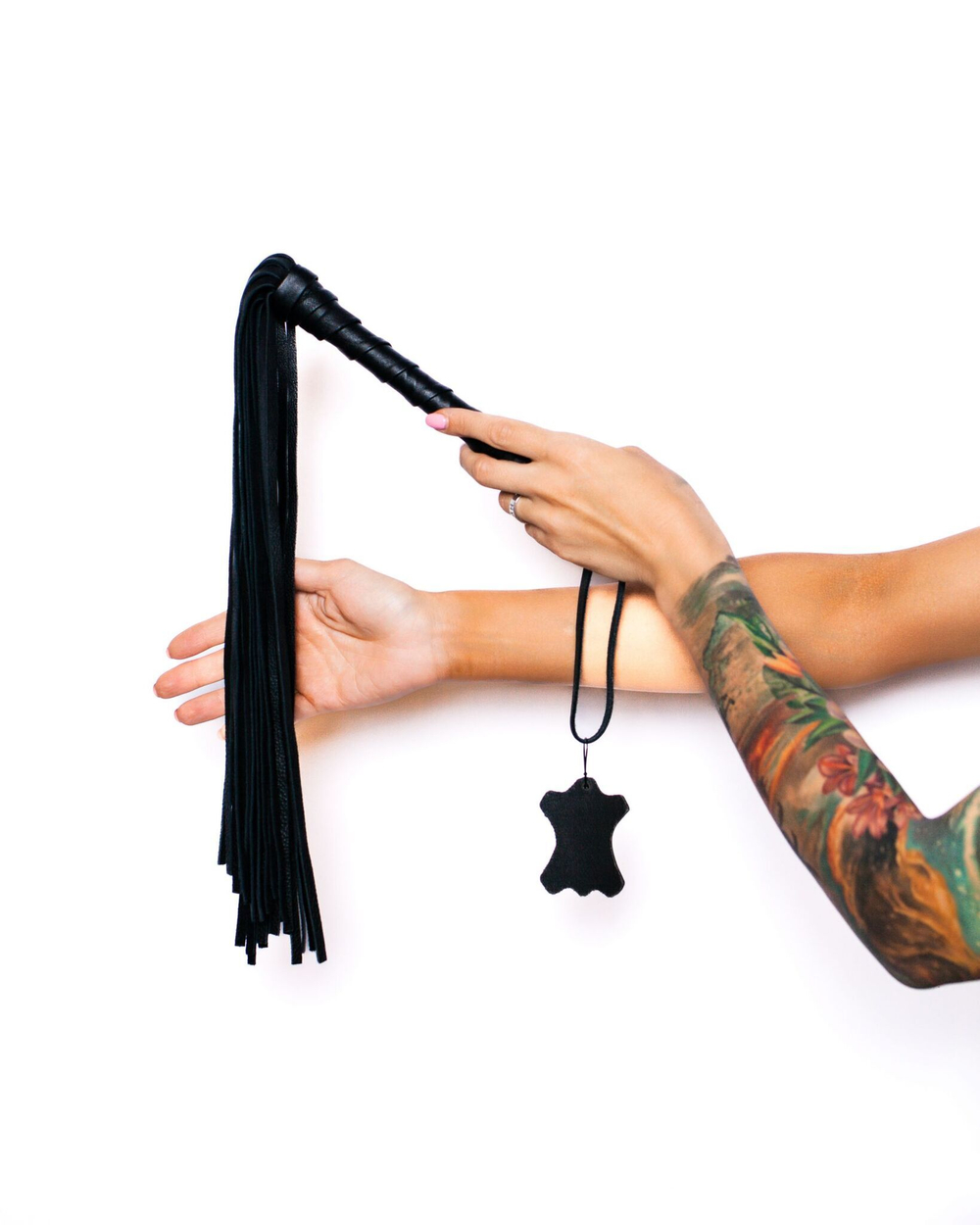 Черная плеть Scandal из натуральной кожи - 60 см. (Цвет: черный)