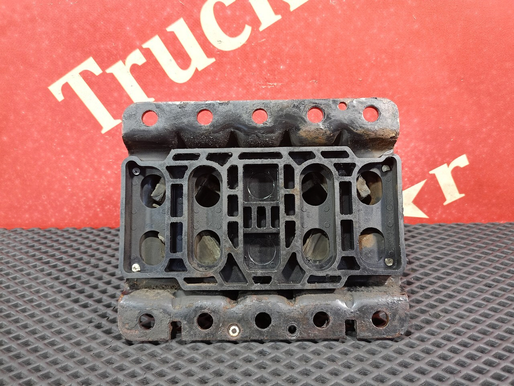 Подушка двигателя задняя